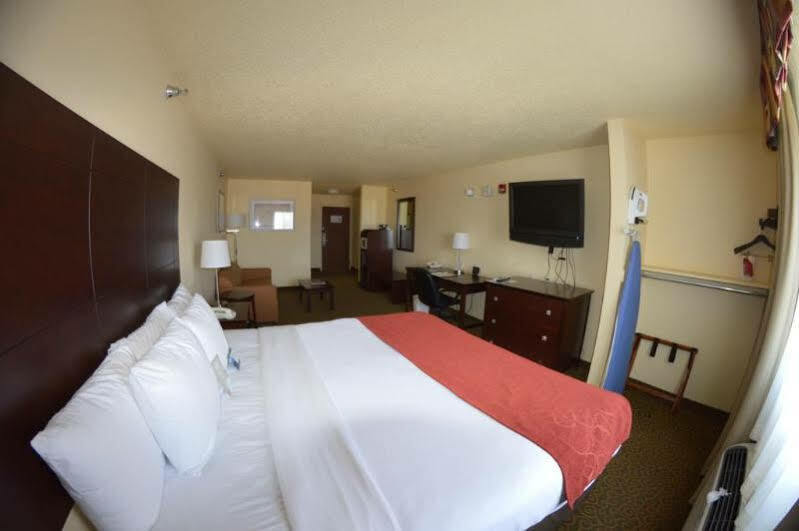 Comfort Suites Huntsville Midcity District At Research Park Exterior photo